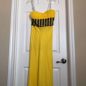 Partytime Strapless gown in canary